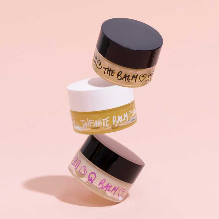 Discover Baûbo's Custom Pack, which lets you put together your own personalized selection of balms in 15ml travel size. Choose from our range of mini balms, including Mini Vulva Balm, Mini Q Balm and Mini Infinite Balm, to create a set of products tailored to your needs.